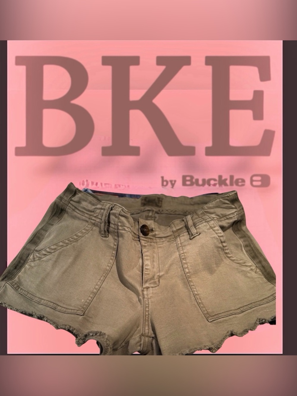 BKE Green Slightly Frayed Buckle Women’s Shorts  Size 27